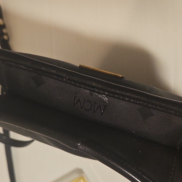 Authentic MCM munchen cross body purse - Picture 6 of 13